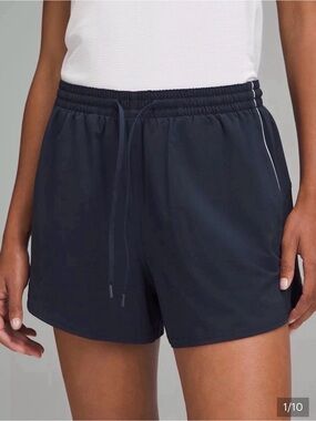 Lululemon Lightweight High Rise Relaxed Short 3” Longliner Navy and White